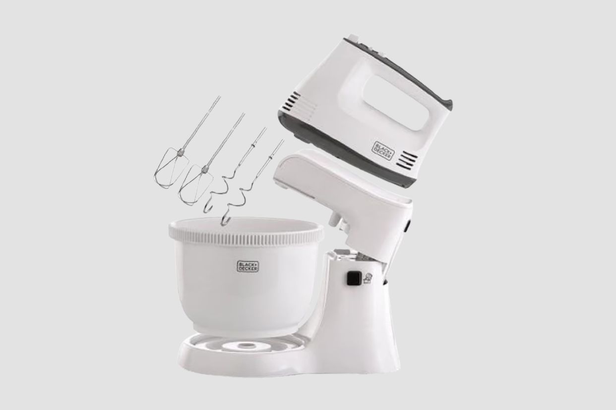  Black & Decker 300-Watt Stand Mixer 